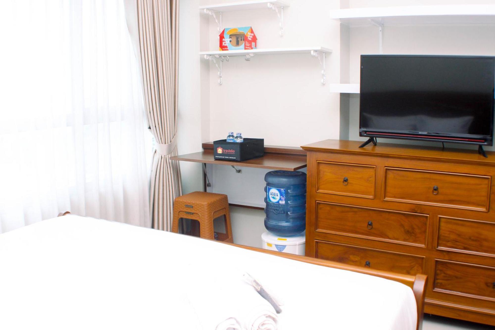 Stunning Springlake Summarecon By Travelio Apartemen Bekasi