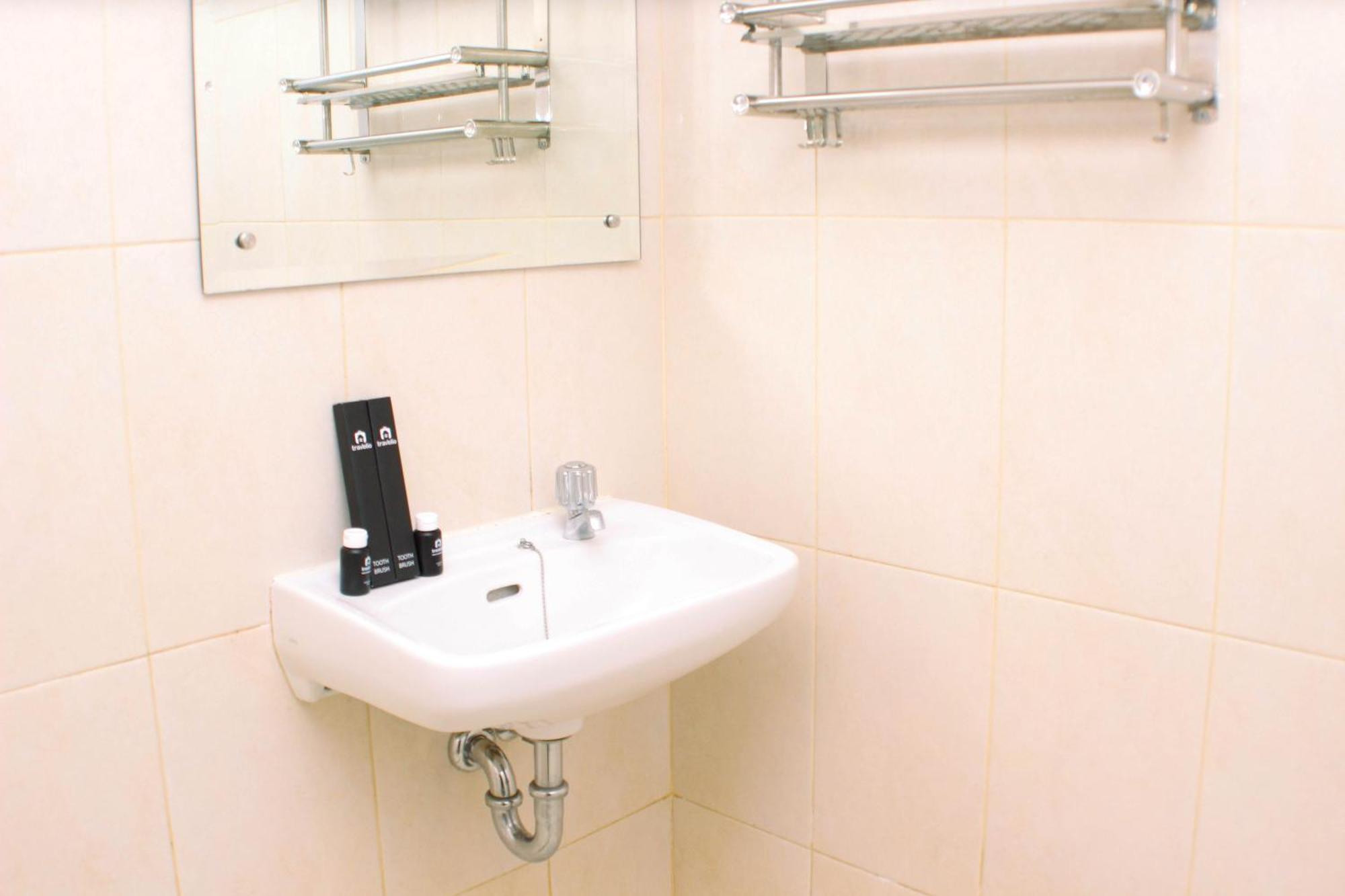 Stunning Springlake Summarecon By Travelio Apartemen *